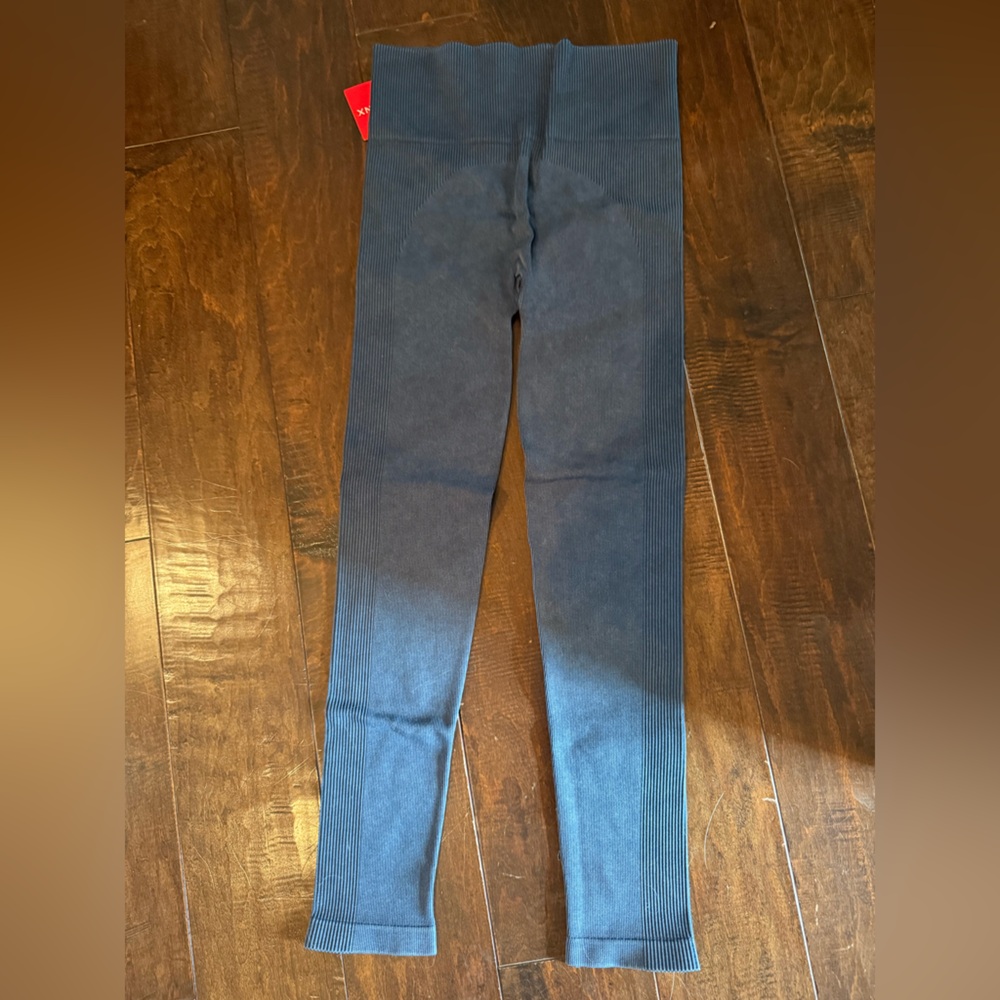 NWT - Spanx Leggings